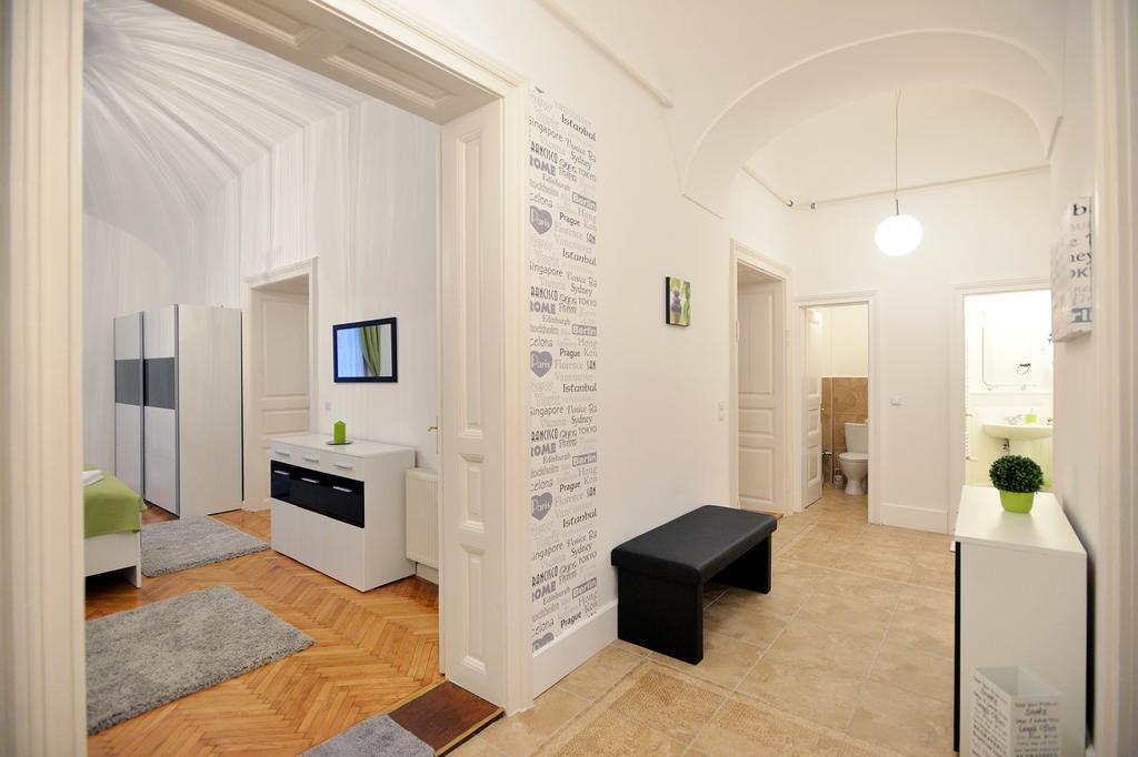 Varkapitany Apartman Eger Bagian luar foto