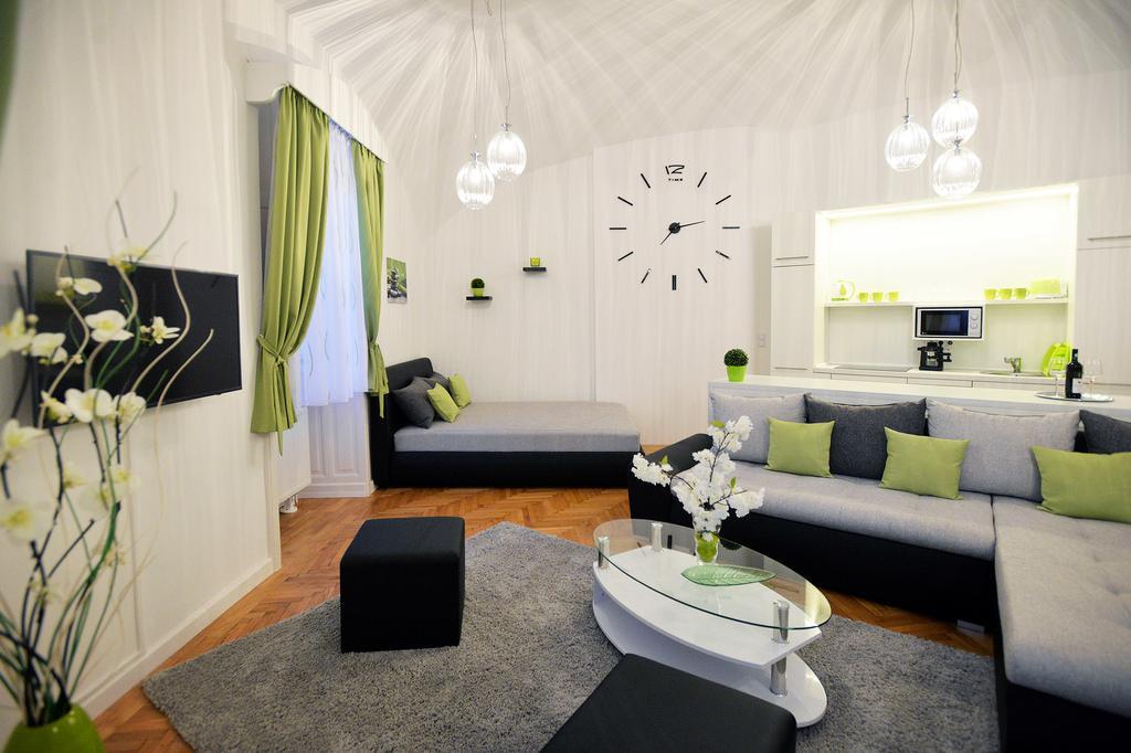 Varkapitany Apartman Eger Bagian luar foto