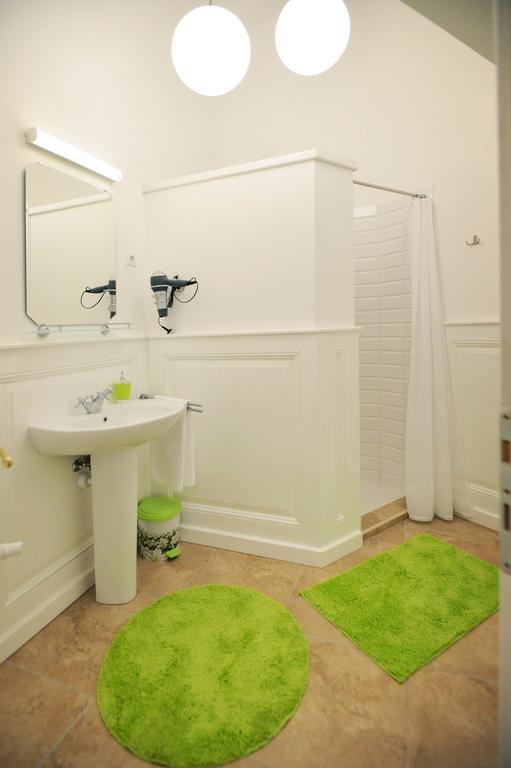 Varkapitany Apartman Eger Bagian luar foto
