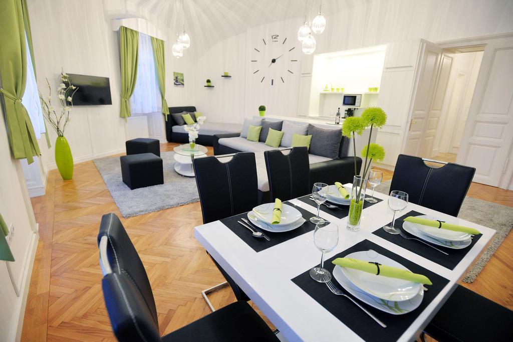 Varkapitany Apartman Eger Bagian luar foto