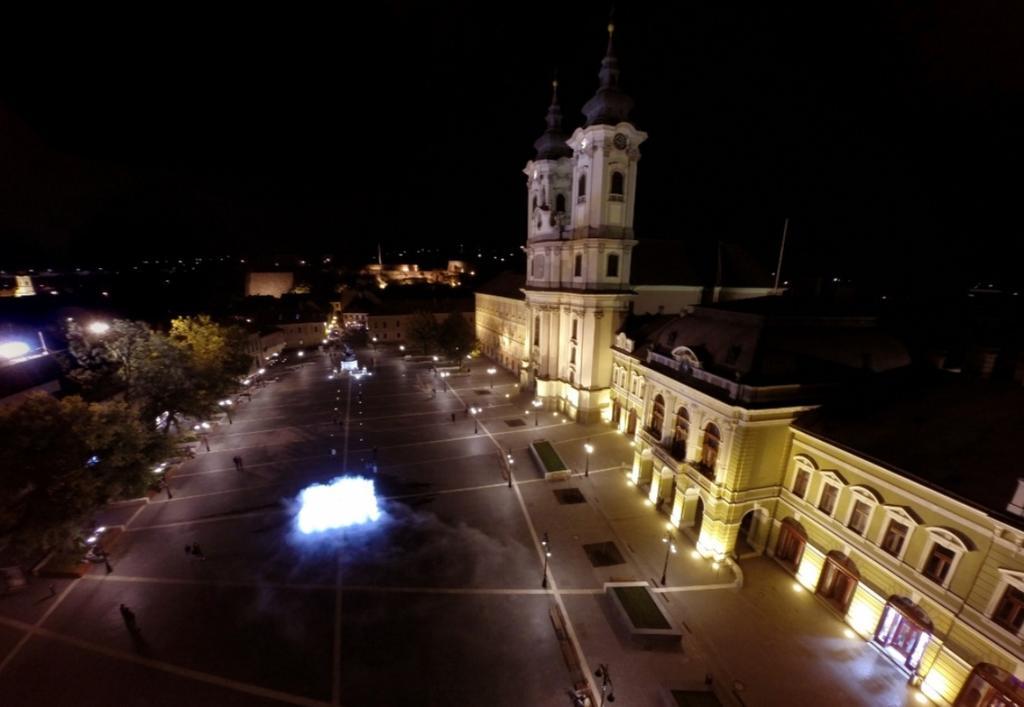 Varkapitany Apartman Eger Bagian luar foto